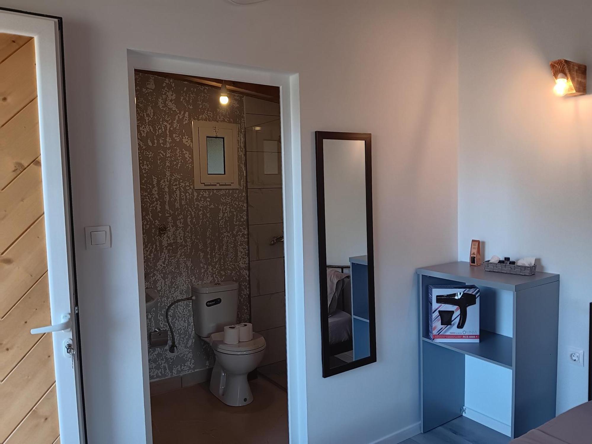 Tolis Rooms Himare Exterior photo